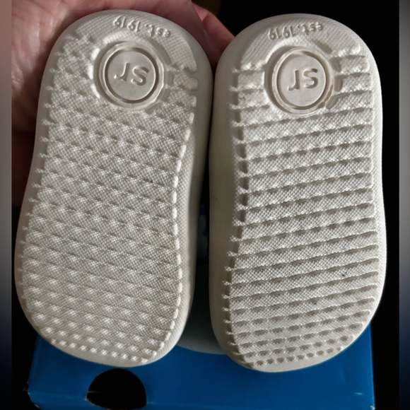 Stride Rite Sneakers - Shimmering Pink and Cream - Picture 3 of 3